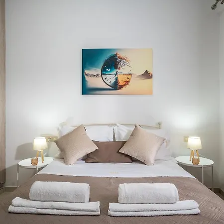 Sunny Luxury Apartment's * Amoudara (Heraklion)